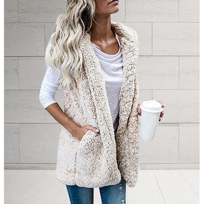 Ruby | Pluche mouwloos vest met capuchon