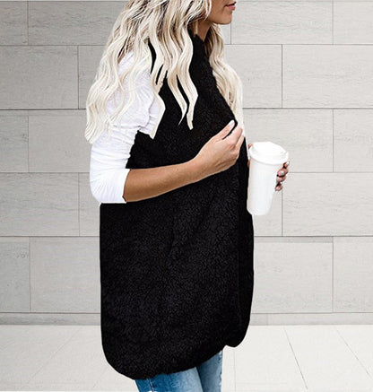Ruby | Pluche mouwloos vest met capuchon