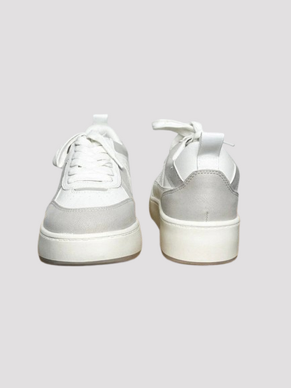 Witte lage sneakers